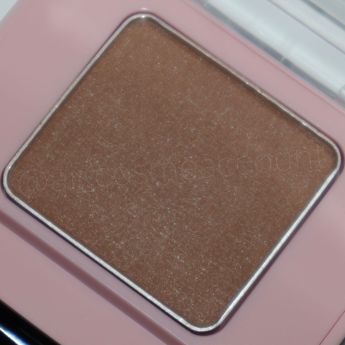 フーミー シングルアイシャドウ ヘーゼルブラウン/WHOMEE/単色アイシャドウを使ったクチコミ（2枚目）