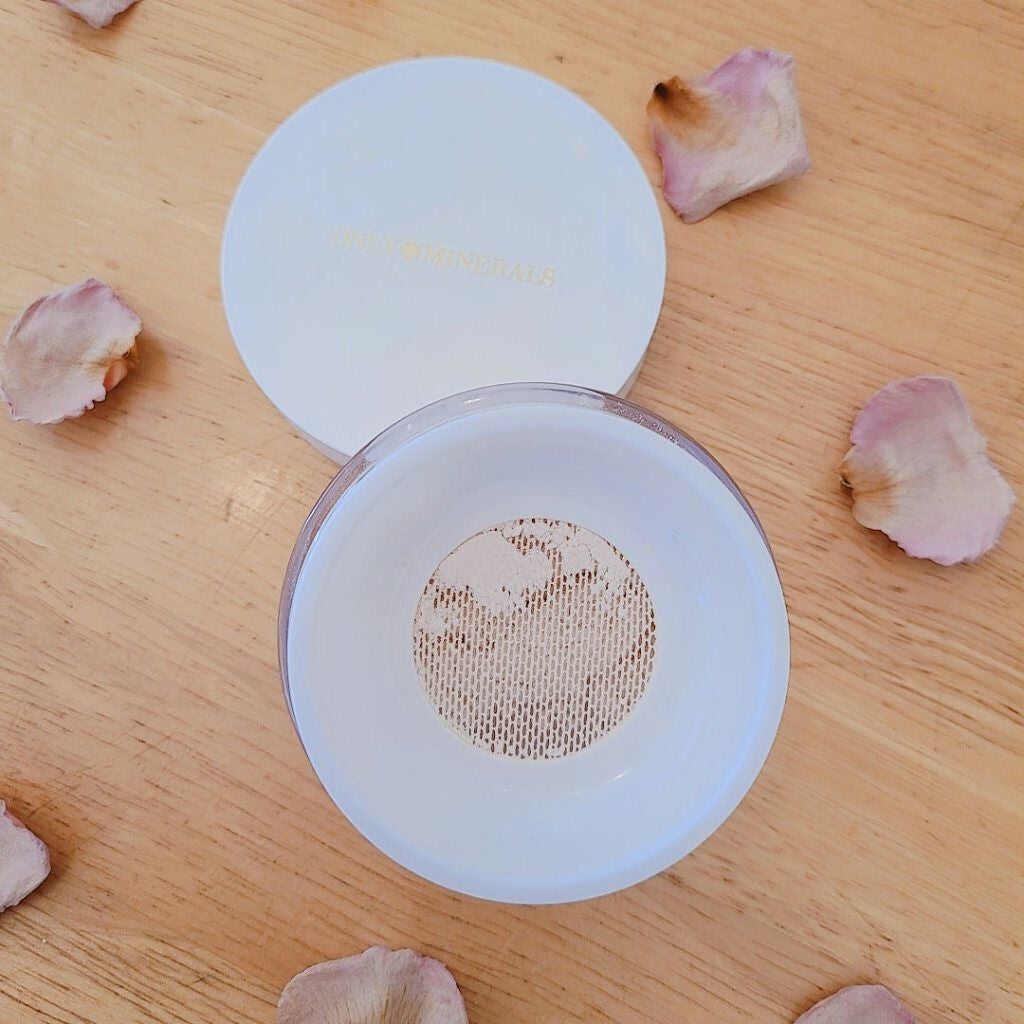 ミネラルクリアグロウフェイスパウダー/ONLY MINERALS/ルースパウダーを使ったクチコミ(4枚目)