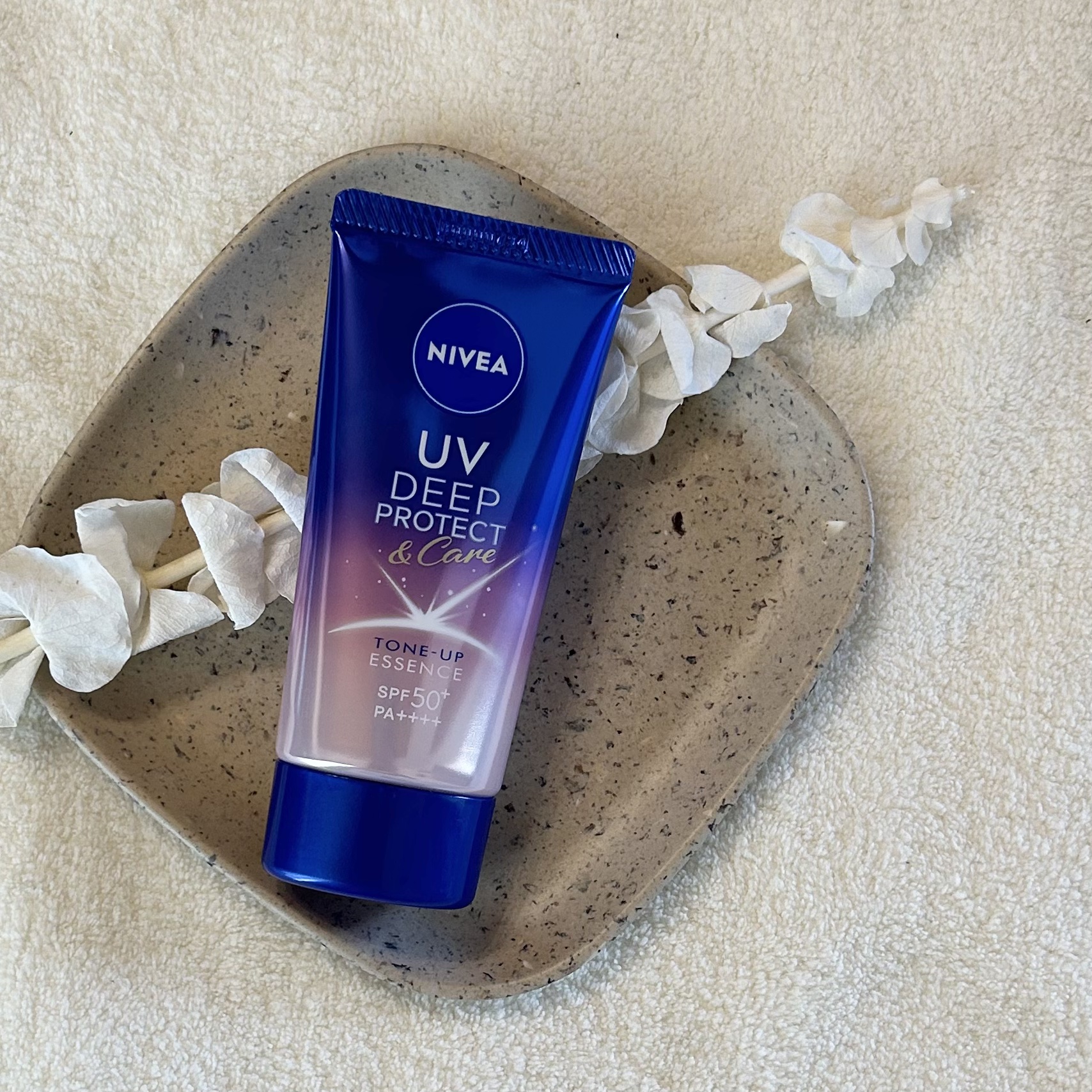 ニベアUV ディープ プロテクト＆ケア トーンアップ エッセンス/ニベア/日焼け止めローションを使ったクチコミ（1枚目）