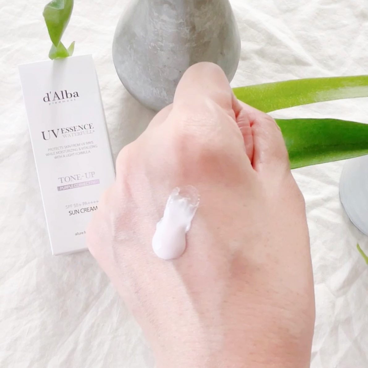 ダルバ ウォータフル トーンアップ サンクリーム(パープル)/ダルバ/日焼け止めクリームを使ったクチコミ(2枚目)