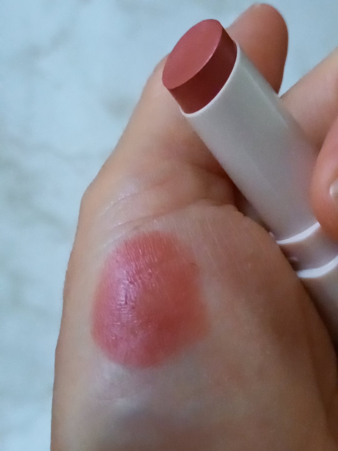 アンドバイロムアンド　グラッシーボムティント/&nd by rom&nd/リップティントを使ったクチコミ（3枚目）