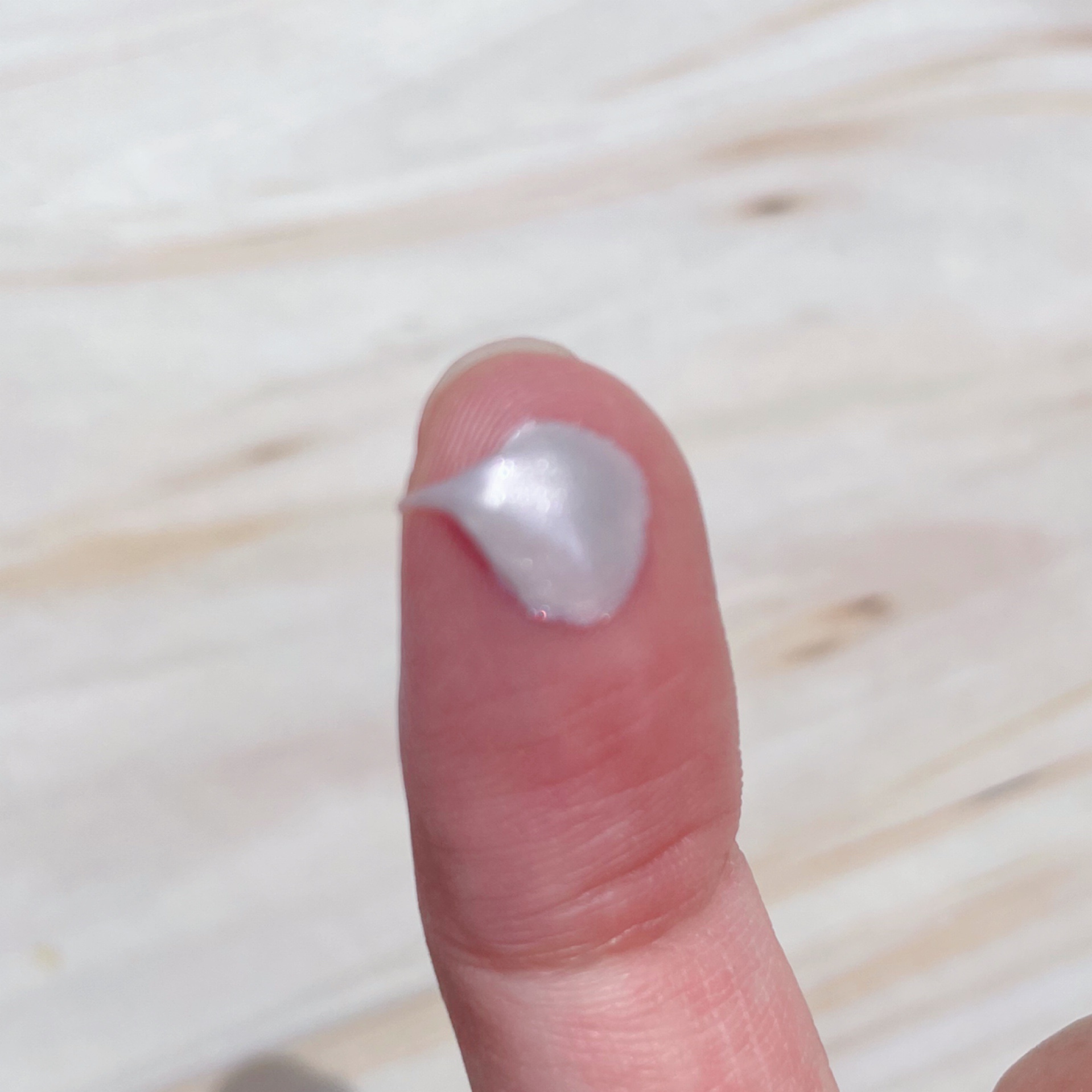 ジューシーパン グロッシージェリーハイライター 2 ピンクシェル/A’pieu/クリームハイライトを使ったクチコミ（2枚目）