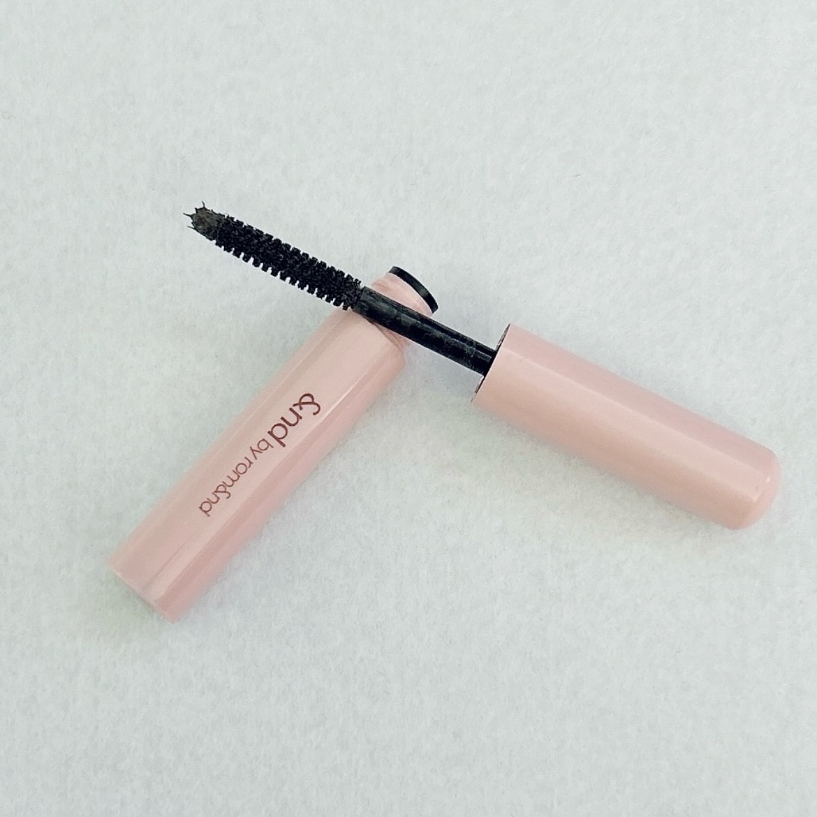 メロウボリュームマスカラ BR01 アッシュブラウン/&nd by rom&nd/マスカラを使ったクチコミ（3枚目）