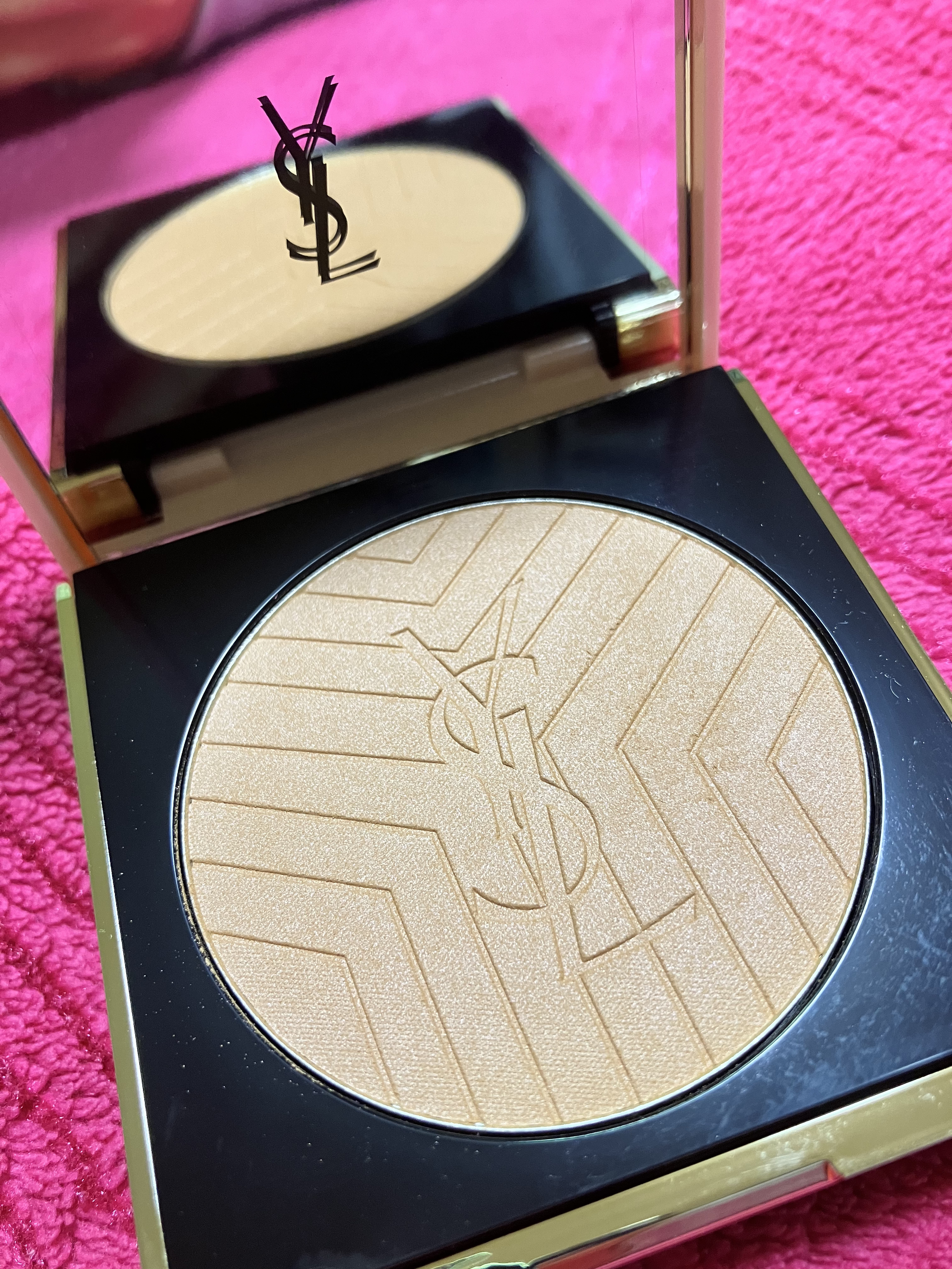 ラディアント タッチ グロウパクト/YVES SAINT LAURENT BEAUTE/クッションファンデーションを使ったクチコミ（1枚目）