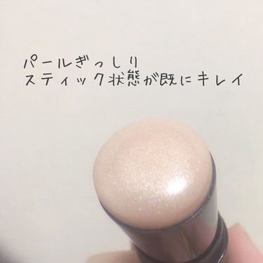 パンソー イルミナトゥール レトラクターブル 105/CHANEL/メイクブラシを使ったクチコミ（2枚目）