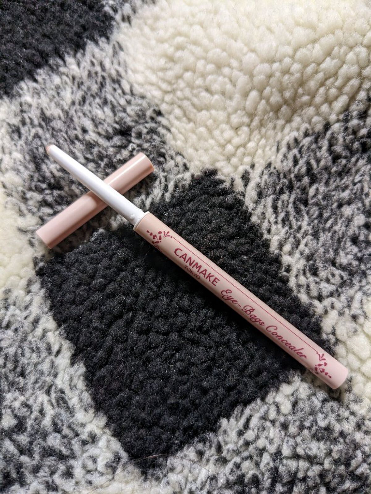 アイバッグコンシーラー/キャンメイク/ペンシルコンシーラーを使ったクチコミ（2枚目）