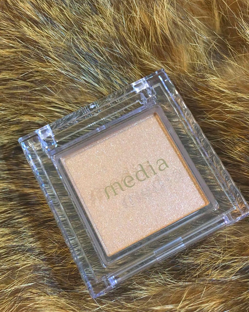 ブライトアップアイシャドウ/media/単色アイシャドウを使ったクチコミ（1枚目）