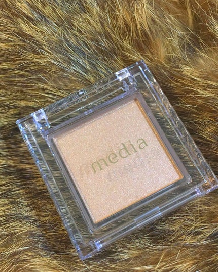 ブライトアップアイシャドウ/media/単色アイシャドウを使ったクチコミ(1枚目)