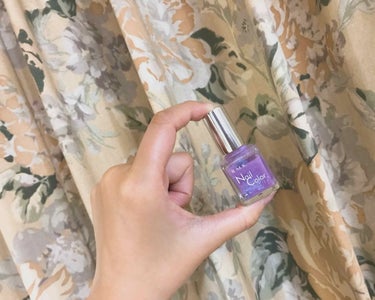 久々のネイル💅
会社入ってからネイルできてなかったから久々にやってテンション上がった☺️

「RMKのネイルカラーEX-64」を使いました🙆
(2年前のクリスマスコフレに入ってた物です。)

実際に塗る