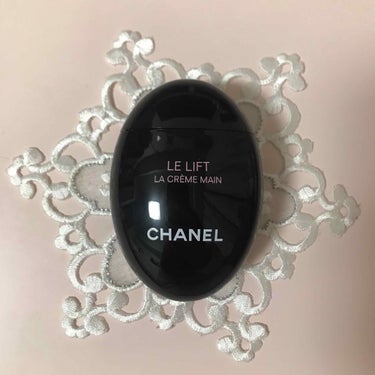 CHANEL ル リフト ラ クレーム マンのクチコミ「CHANEL 『ル リフト ラ クレーム マン』
ハンドクリーム💐

手肌のエイジングクリーム.....」（1枚目）