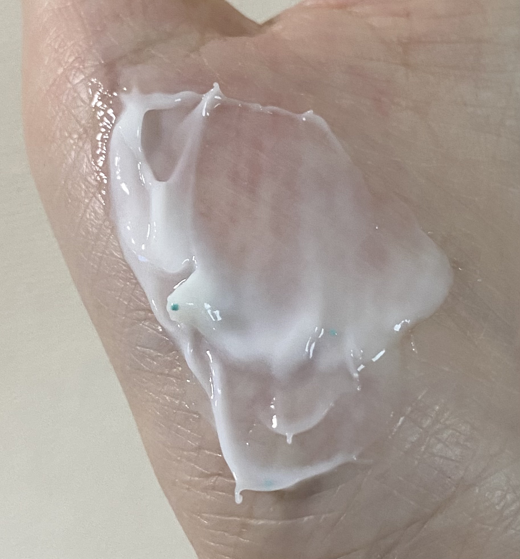 ナウアンドダン エッセンシャルヘアオイル/now & than（ナウアンドダン）/ヘアオイルを使ったクチコミ（2枚目）