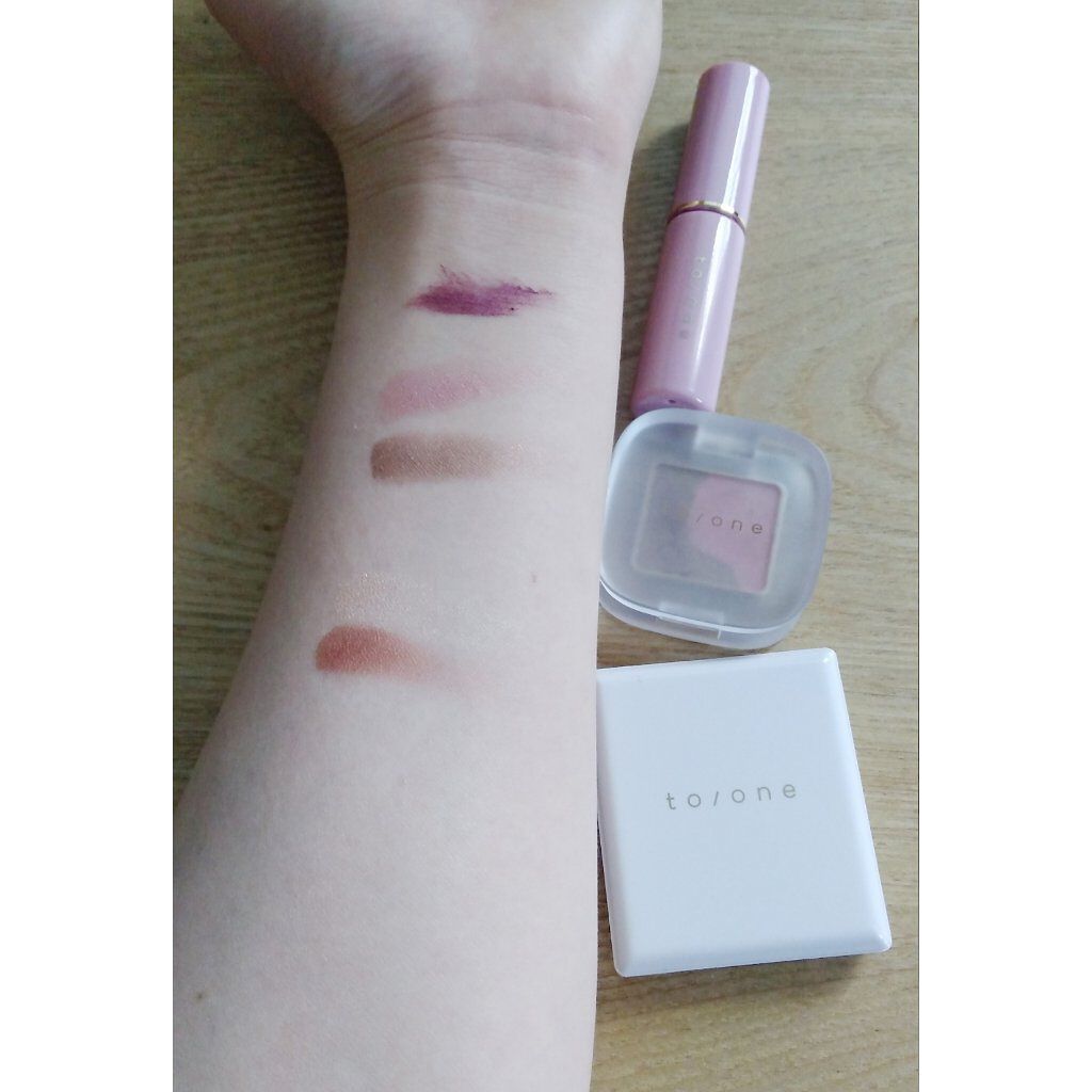 ペタル フロート アイシャドウ 04 FLORA ON SAND/to/one/アイシャドウパレットを使ったクチコミ（2枚目）