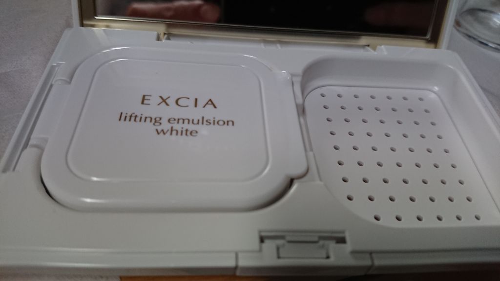 エクシア AL リフティング エマルジョン ホワイト/ALBION/クリーム・エマルジョンファンデーションを使ったクチコミ(2枚目)