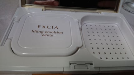 エクシア AL リフティング エマルジョン ホワイト/ALBION/クリーム・エマルジョンファンデーションを使ったクチコミ(2枚目)