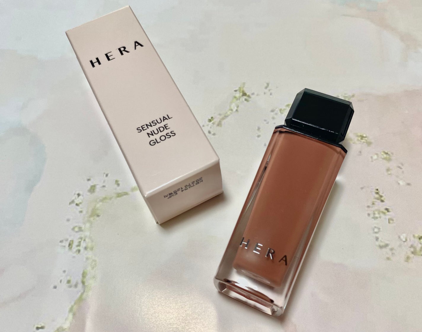 センシュアルヌードグロス/HERA/リップグロスを使ったクチコミ(1枚目)