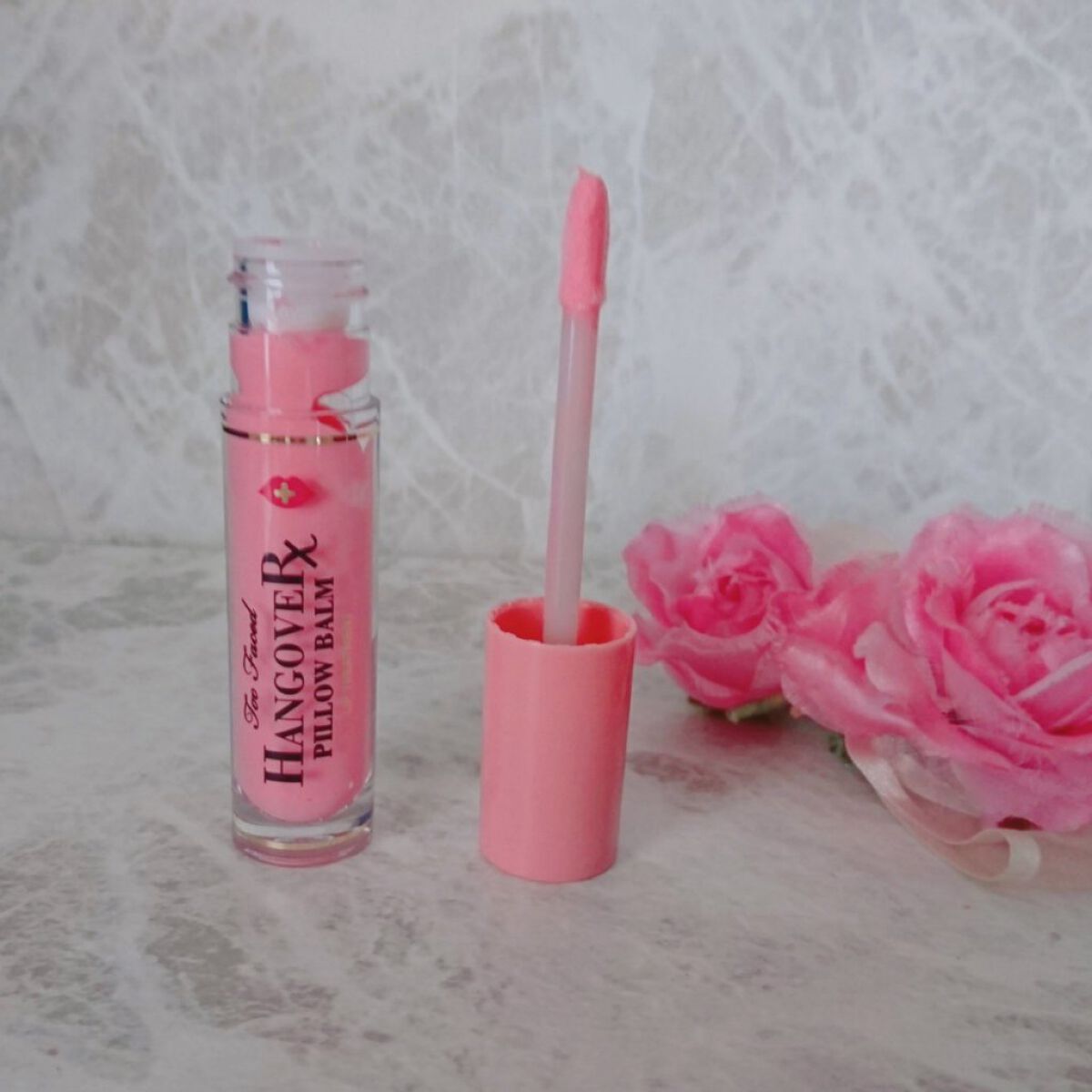 ～トゥー フェイスド ハングオーバー～ ピロー バーム リップ トリートメント/Too Faced/リップ美容液を使ったクチコミ（2枚目）