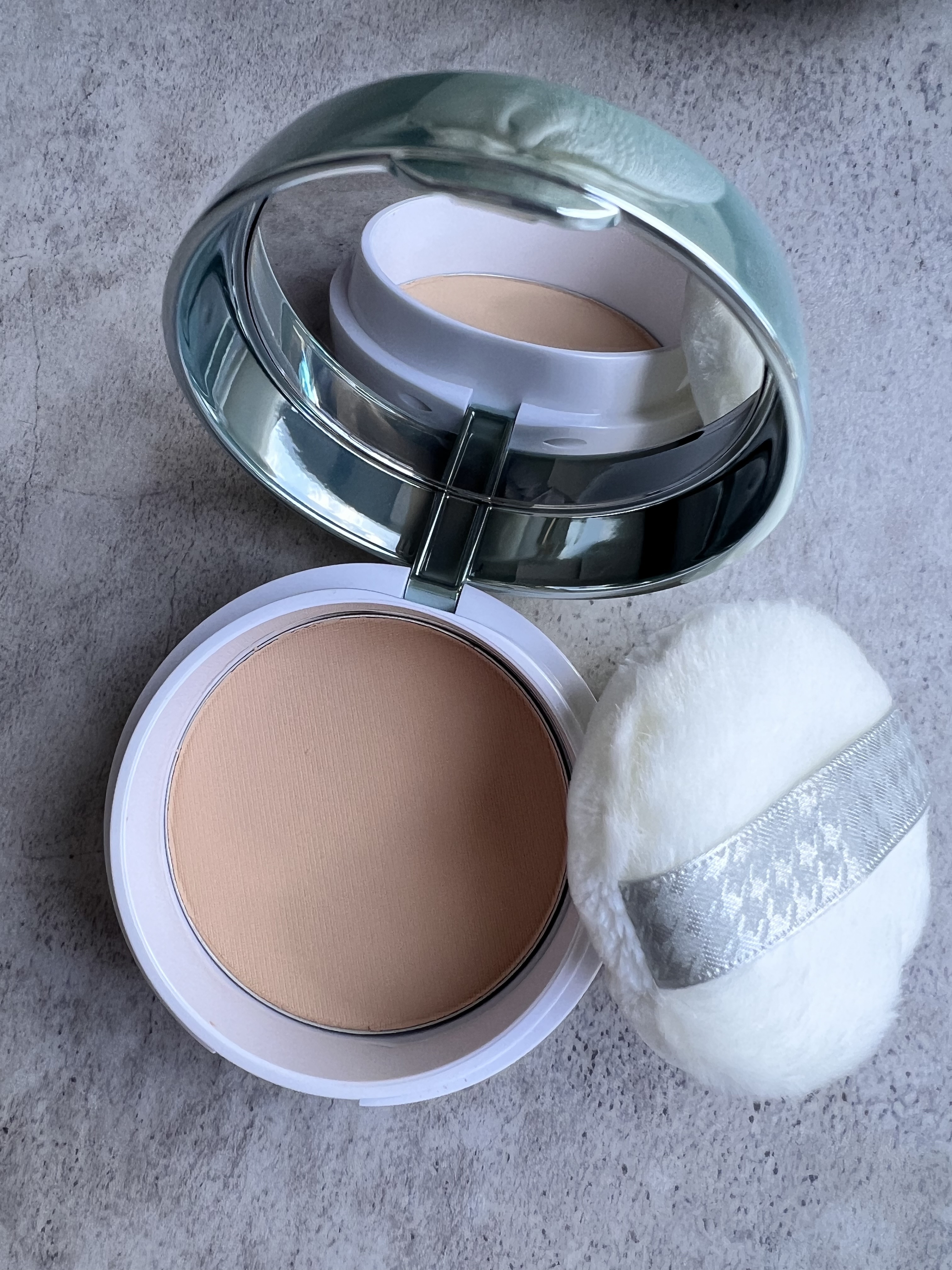 クリアラスト フェイスパウダー N 薬用オークル/クリアラスト/プレストパウダーを使ったクチコミ（1枚目）