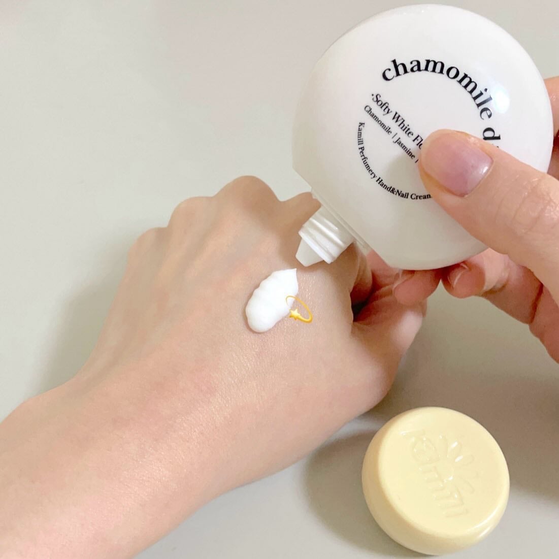 パフューマリー ハンド&ネイルクリーム デューイアルテミシア 50ml/カミール/ハンドクリームを使ったクチコミ(4枚目)