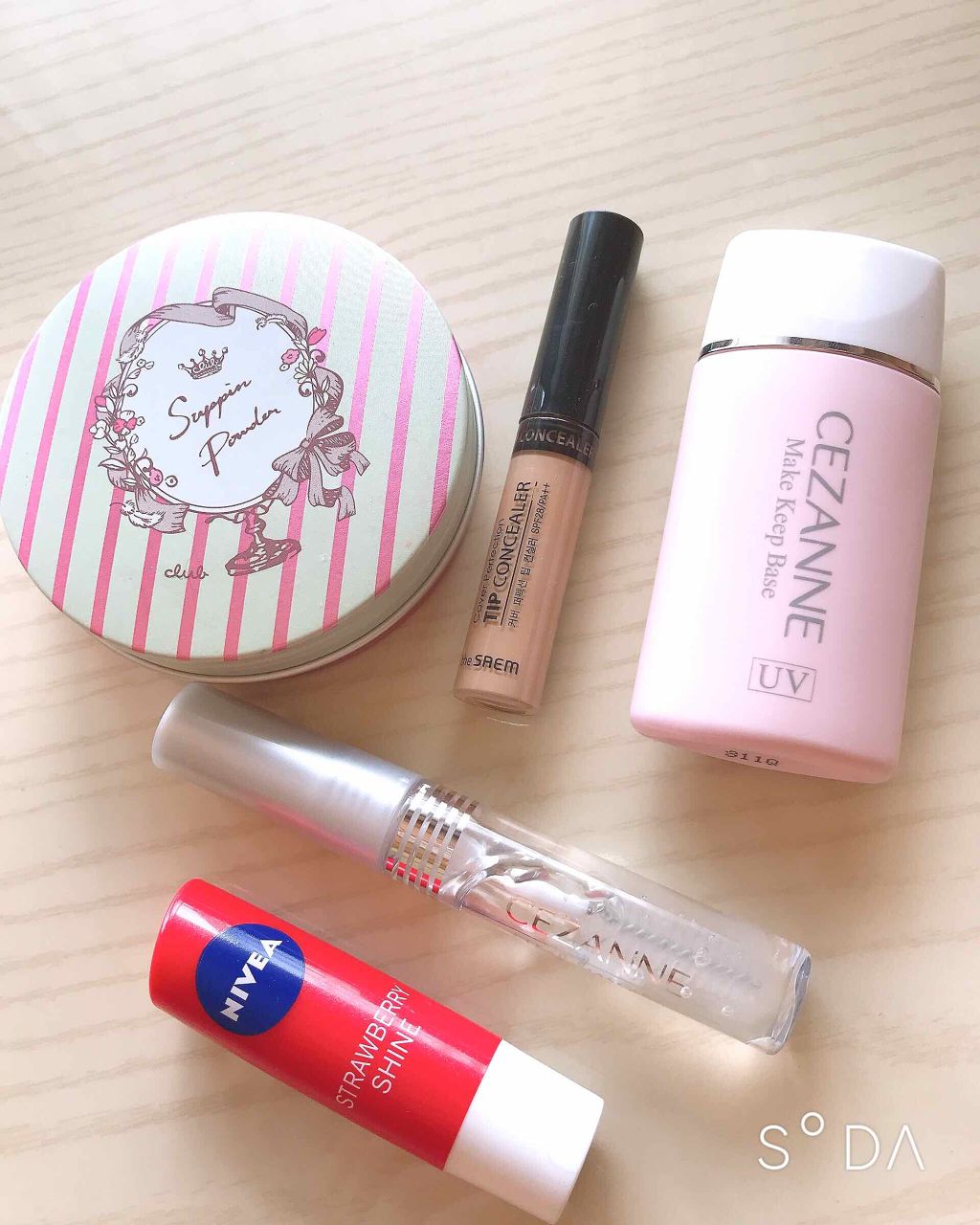 ニベア リップケアシャインシリーズ(韓国限定)/NIVEA(海外)/リップクリームを使ったクチコミ（1枚目）