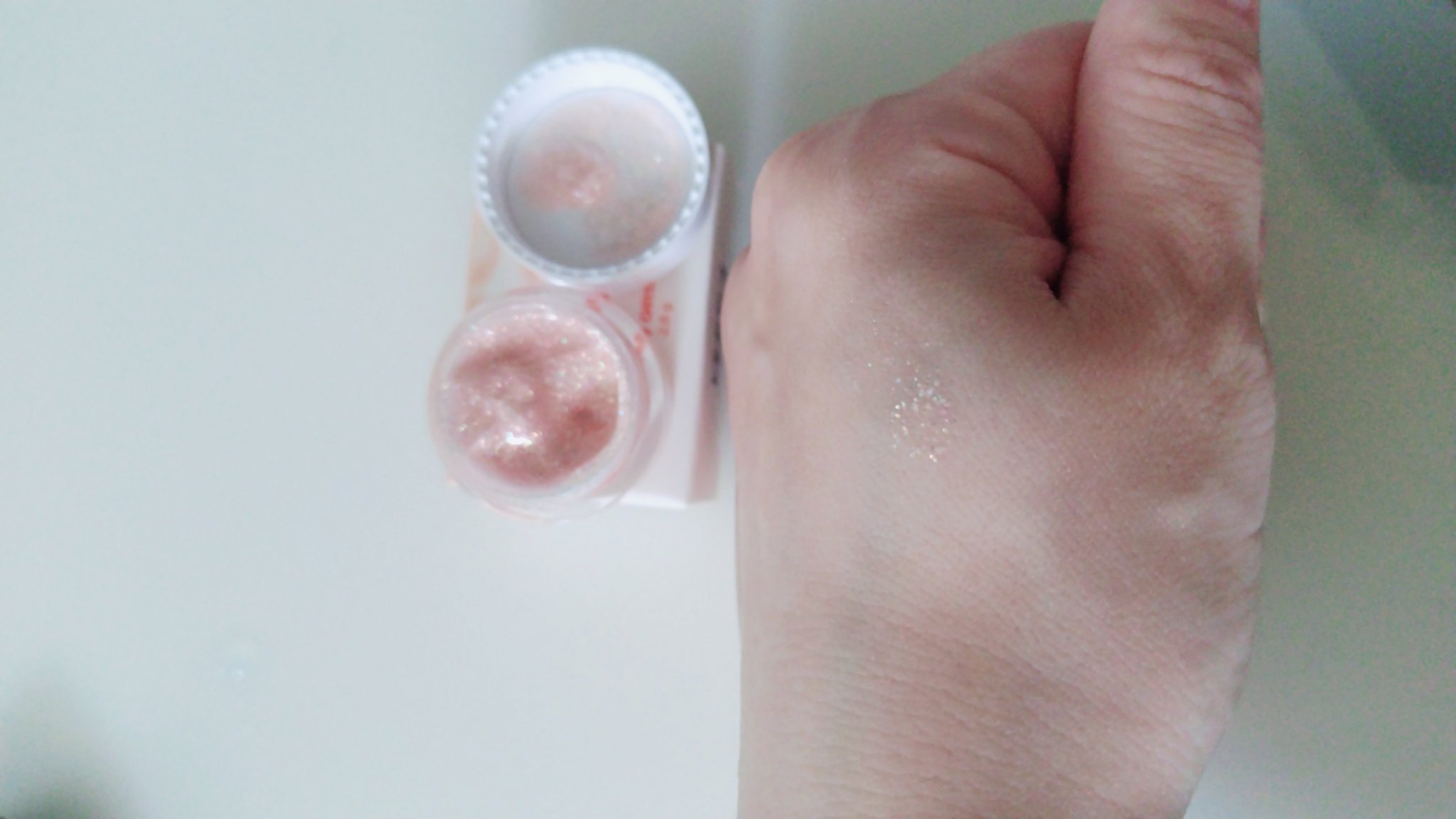 ジェリーグリッター 06 CHERRY BLOSSOM BANZZAK/TWINKLE POP/グリッターを使ったクチコミ（3枚目）