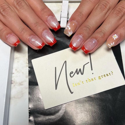 cst on LIPS 「#おまかせネイル#フレンチネイル💅#ネイル好きな人と繋がりたい..」(4枚目)