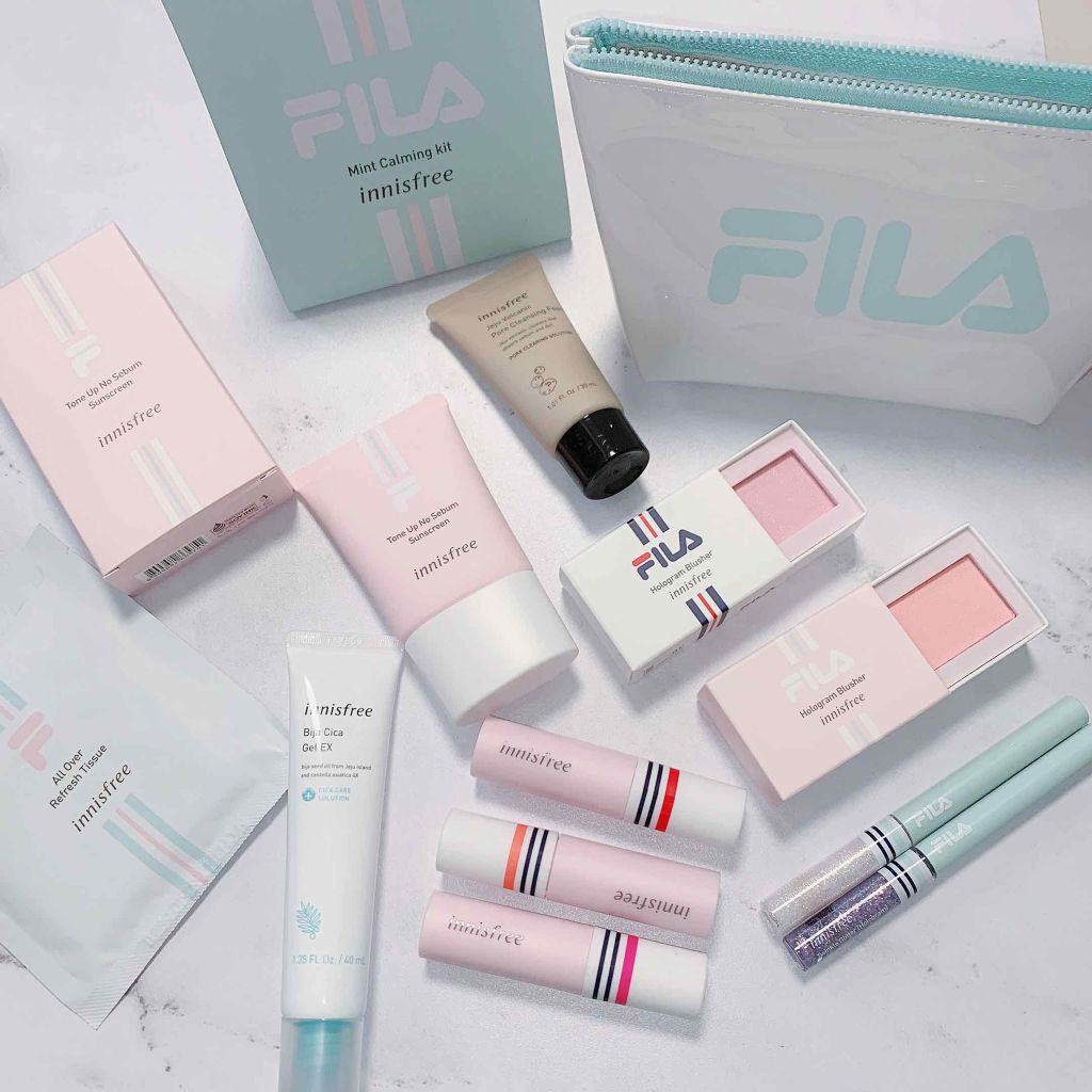 Innisfree×FILA﻿
﻿
﻿
とにかく見た目がスポーティーで可愛いね﻿
YouTubeでもレビューしたから﻿
ぜひ、詳しく知りたい方はみてね♡﻿
﻿
わたしはチークが断トツ可愛かった〜！！！﻿
青ラメ、ピンクラメがたくさん入ってて