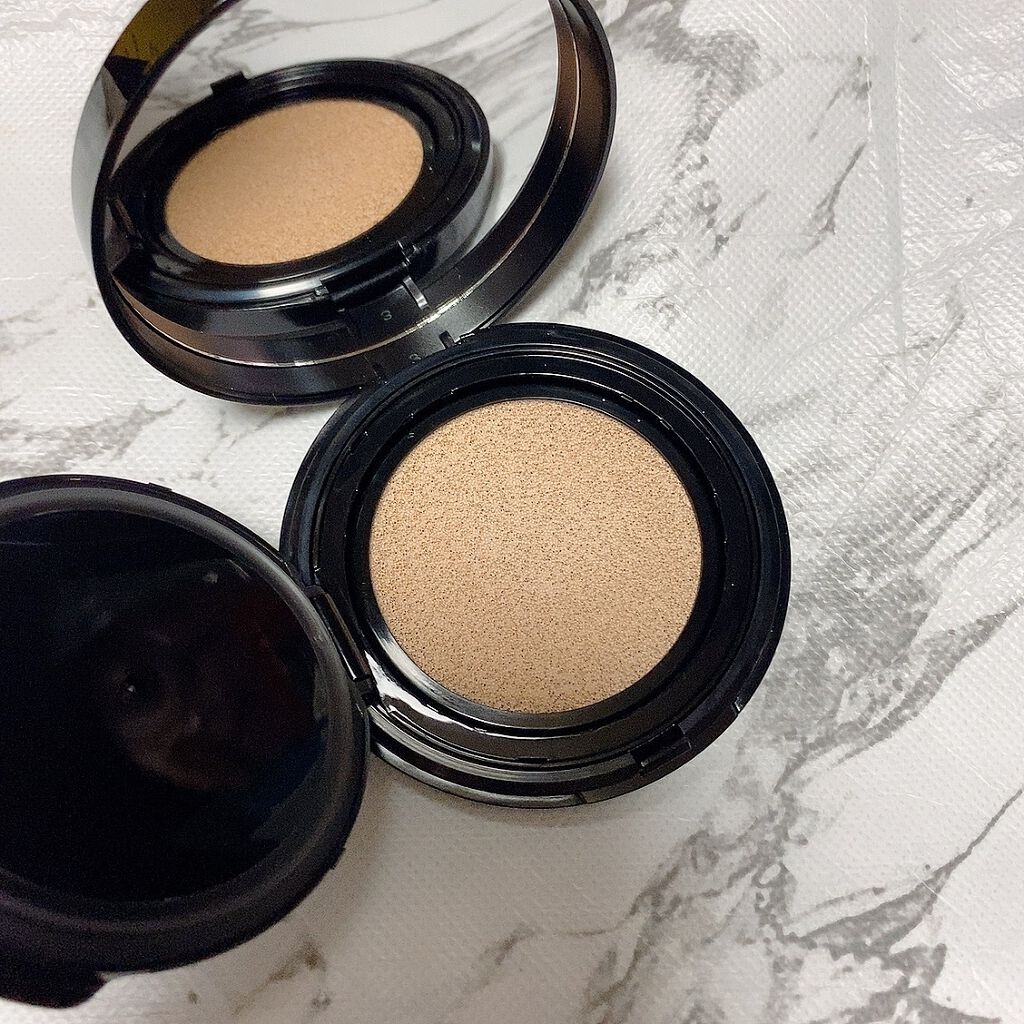 エバーグロウクッション SPF25 PA++/FEMMUE/クッションファンデーションを使ったクチコミ(2枚目)