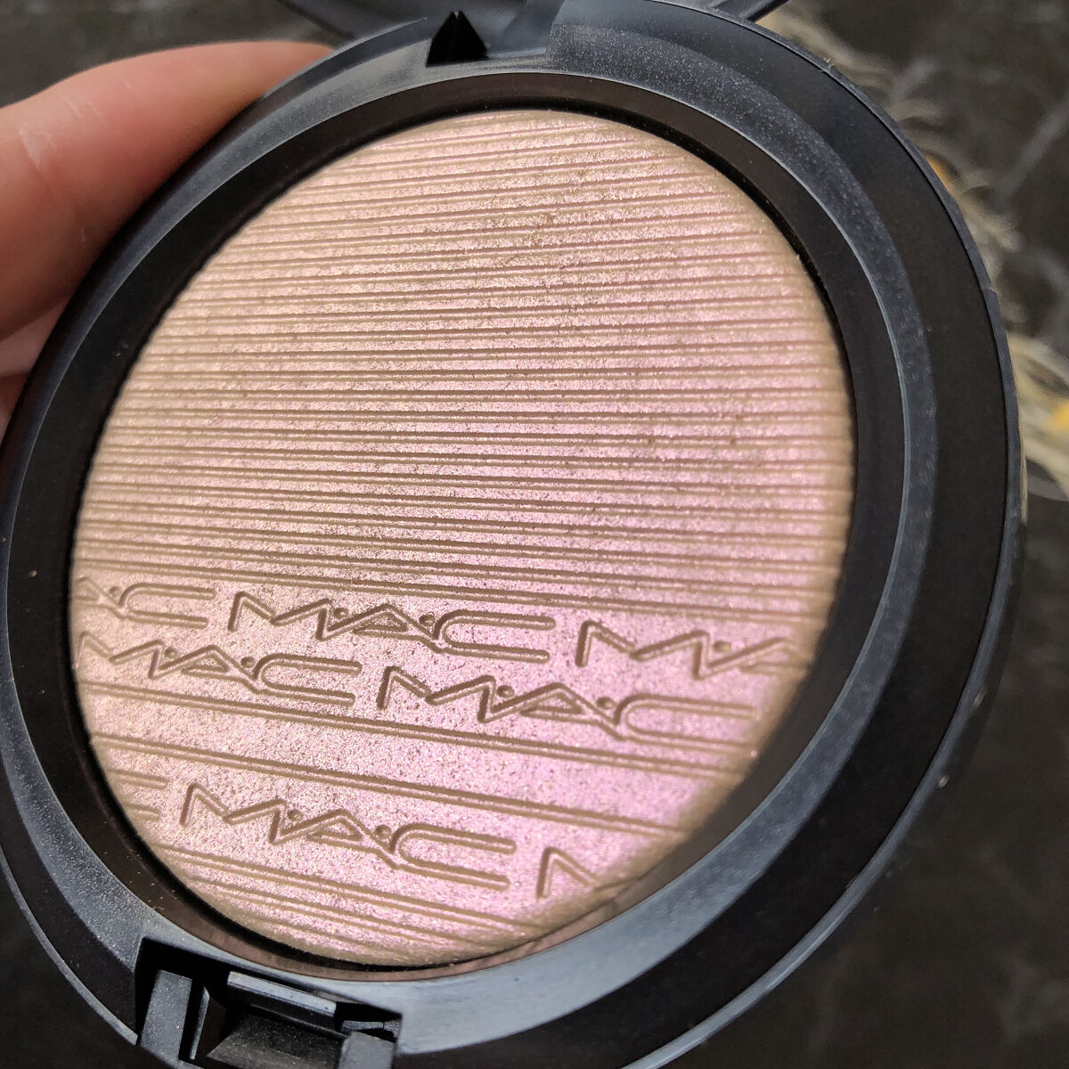 エクストラ ディメンション スキンフィニッシュ/M・A・C/プレストパウダーを使ったクチコミ（3枚目）