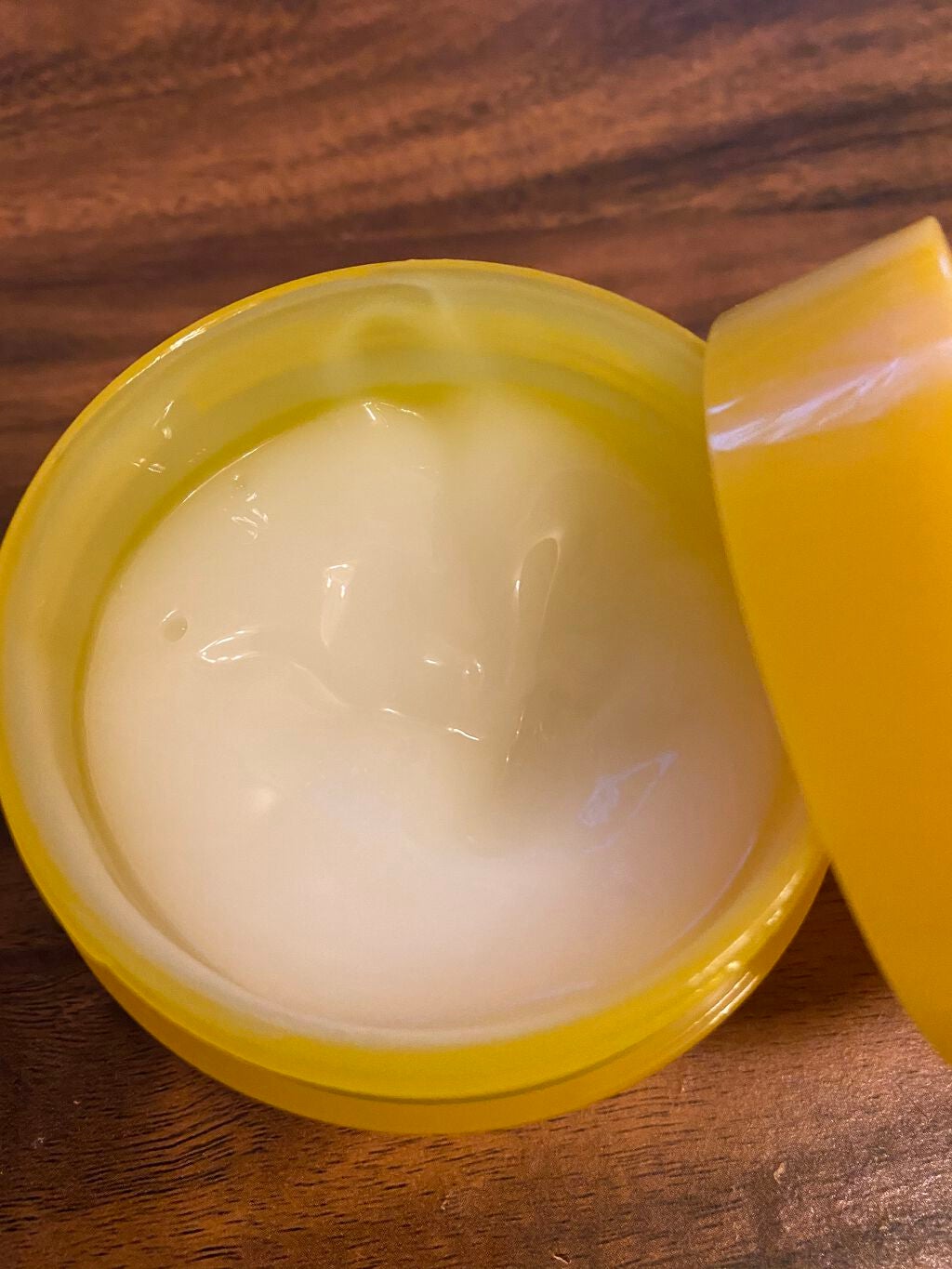 いとな on LIPS 「美容液で人気のメラノCCのジェルタイプ美容液を普段使っていまし..」(2枚目)