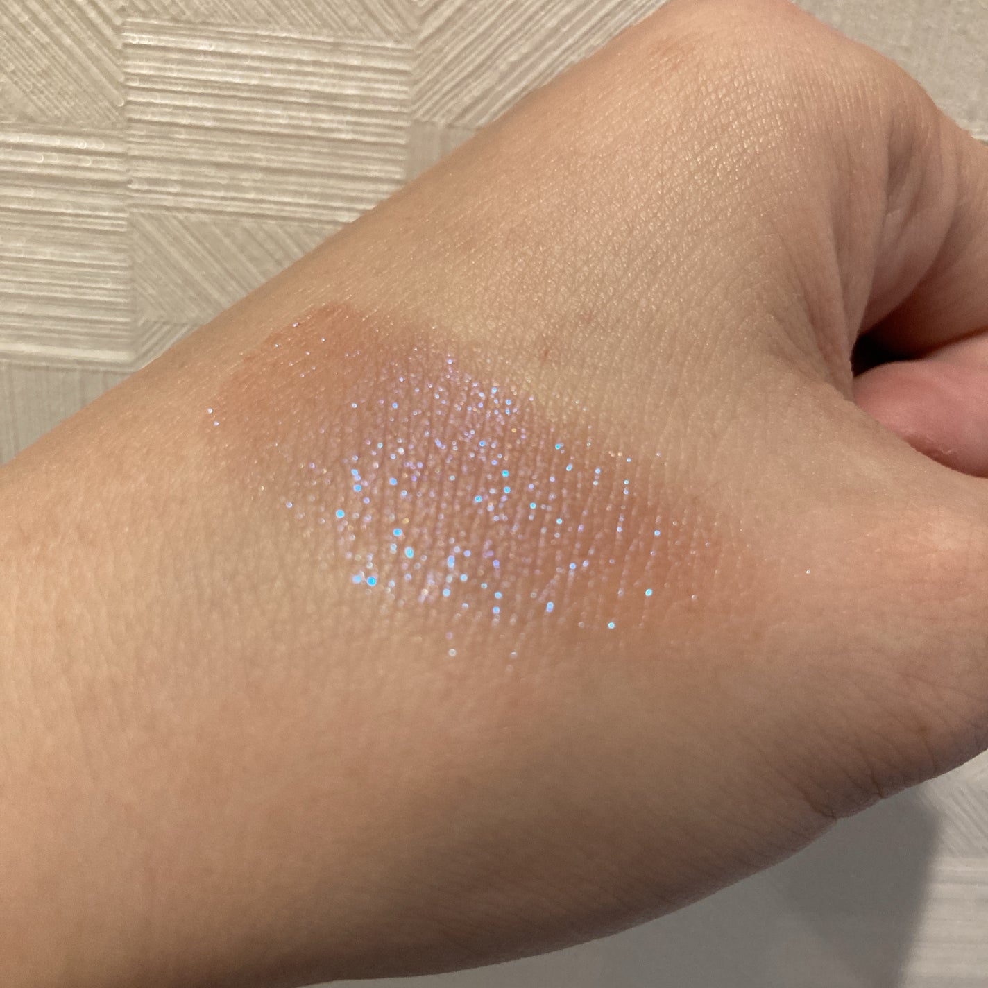 シアー グリッターアイズ/KiSS/単色アイシャドウを使ったクチコミ(3枚目)