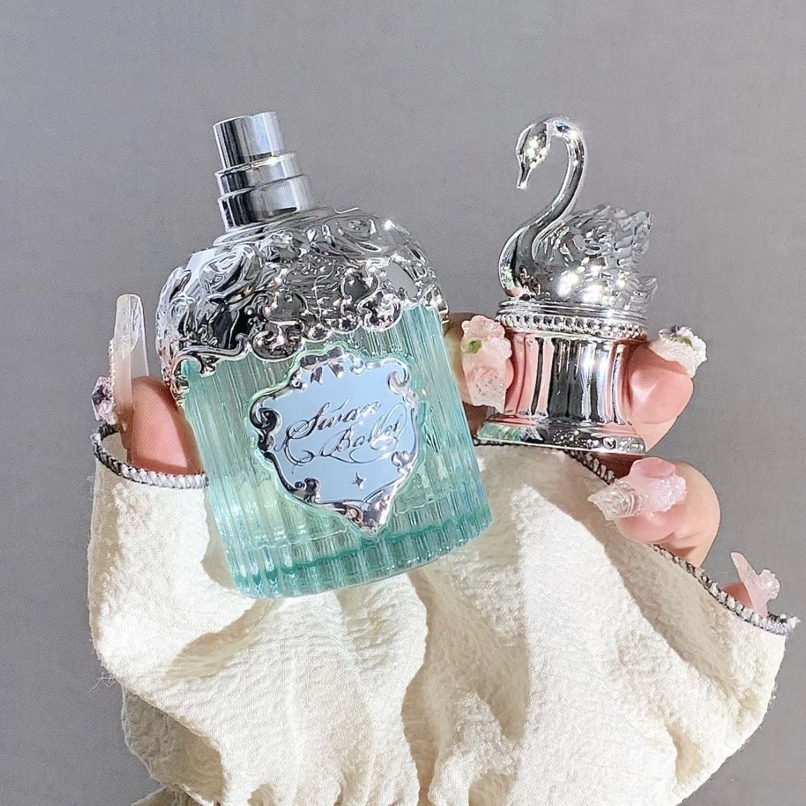 彩り日記 on LIPS 「夢見るような香り…花知晓スワンパフュームの秘密✨😇開けた瞬間、..」(4枚目)