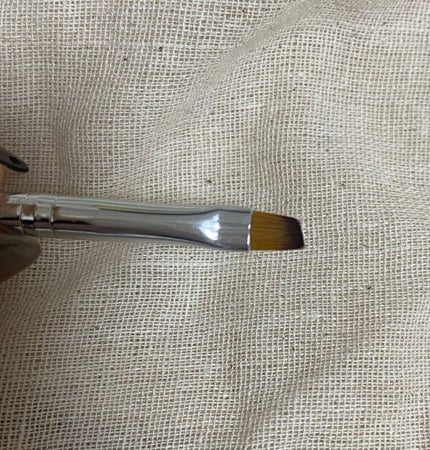 DAISO ネイルブラシ フレンチのクチコミ「地雷盛りライン、涙袋の影、アイライン、二重ラインどれにも使いやすいブラシです°ʚ♡ɞ°
ダイ.....」(2枚目)