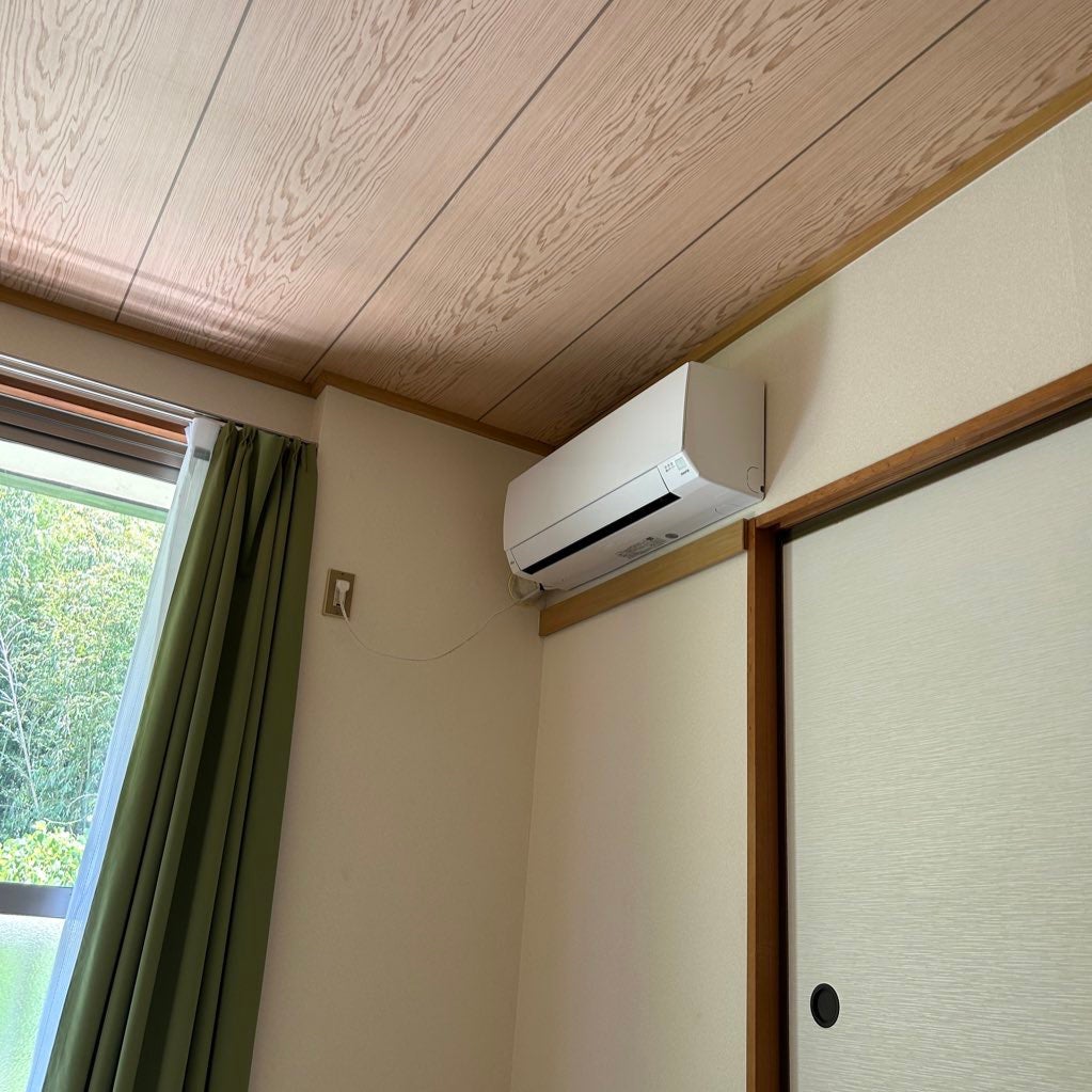 しに子ちゃん on LIPS 「ハローみなさまこんにちは。エアコン取り付けのために部屋の掃除を..」(2枚目)