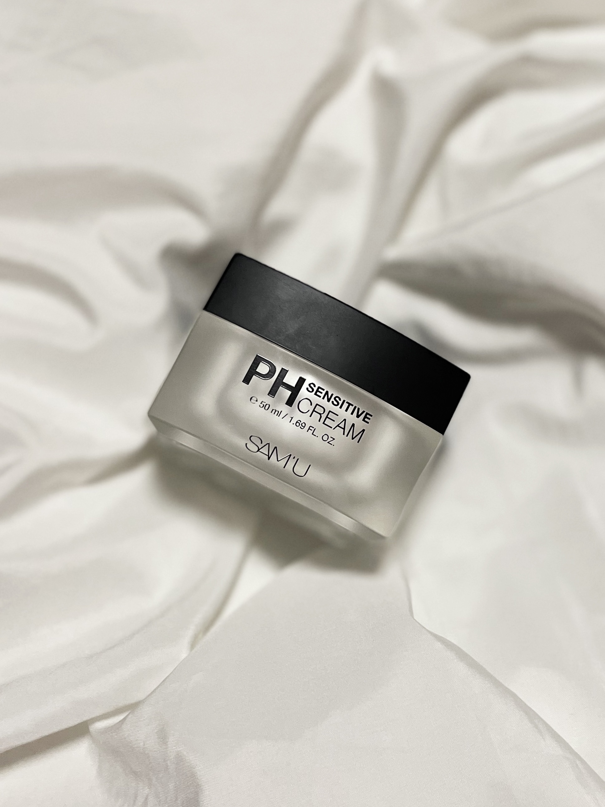 SAM'U
PH センシティブクリーム



話題になってるし
すごく人気だし気になっていたけど
買ってなかったクリームを
お試しさせていただきました♪



こっくり重めな濃厚保湿クリームと
イメージから勝手に思い込んでいたのですが
実際
