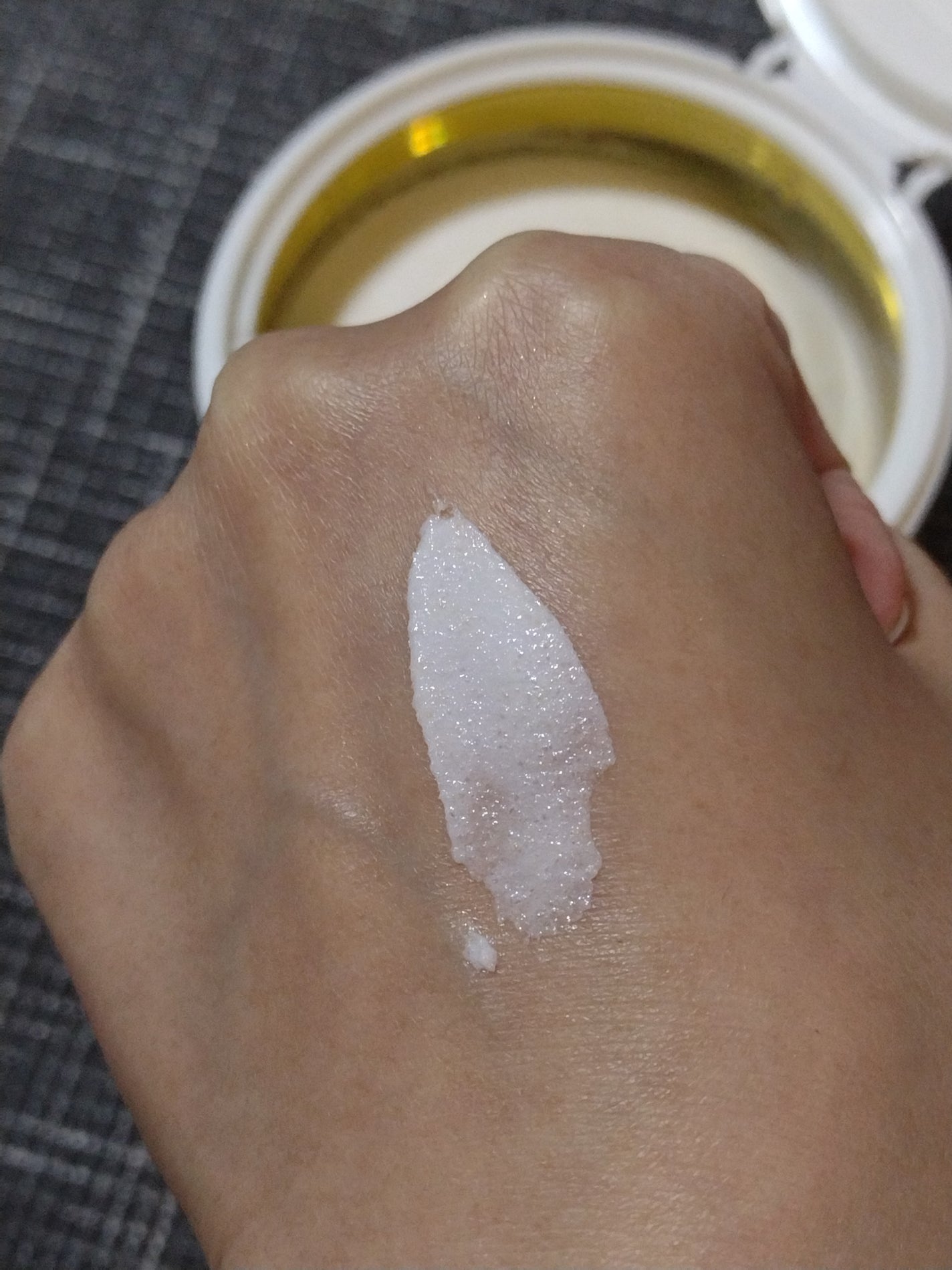 snowberry on LIPS 「アンレーベルVクリーミーモイストボディスクラブ使ってみました。..」(5枚目)