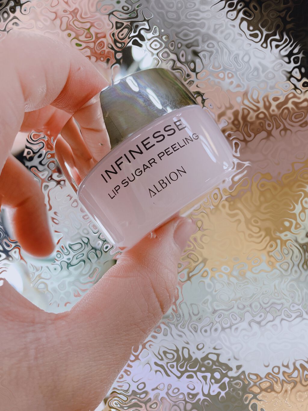 ムーコ on LIPS 「こんばんは❗️・今回は・ アルビオンアンフィネスリップトリート..」(1枚目)