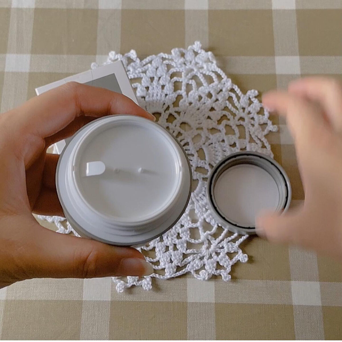 オールインワンスキンタイトニングジェル 海の中のアリエル/Ω OHM/オールインワン化粧品を使ったクチコミ（3枚目）