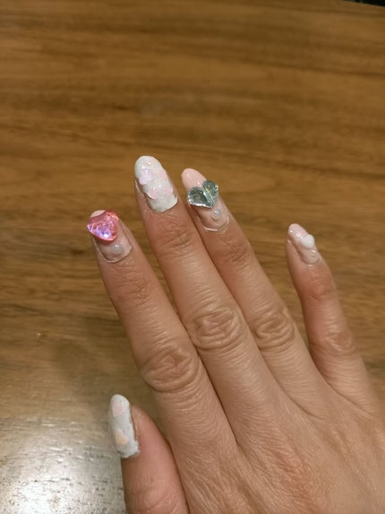 まゆみ on LIPS 「今週のネイルはこんな感じでっす!ハート散りばめたらぶりっぶりの..」(3枚目)