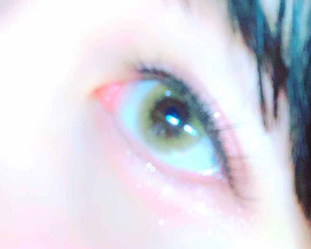 グリッター&グロウ リキッドアイシャドウ/stila/グリッターを使ったクチコミ（2枚目）