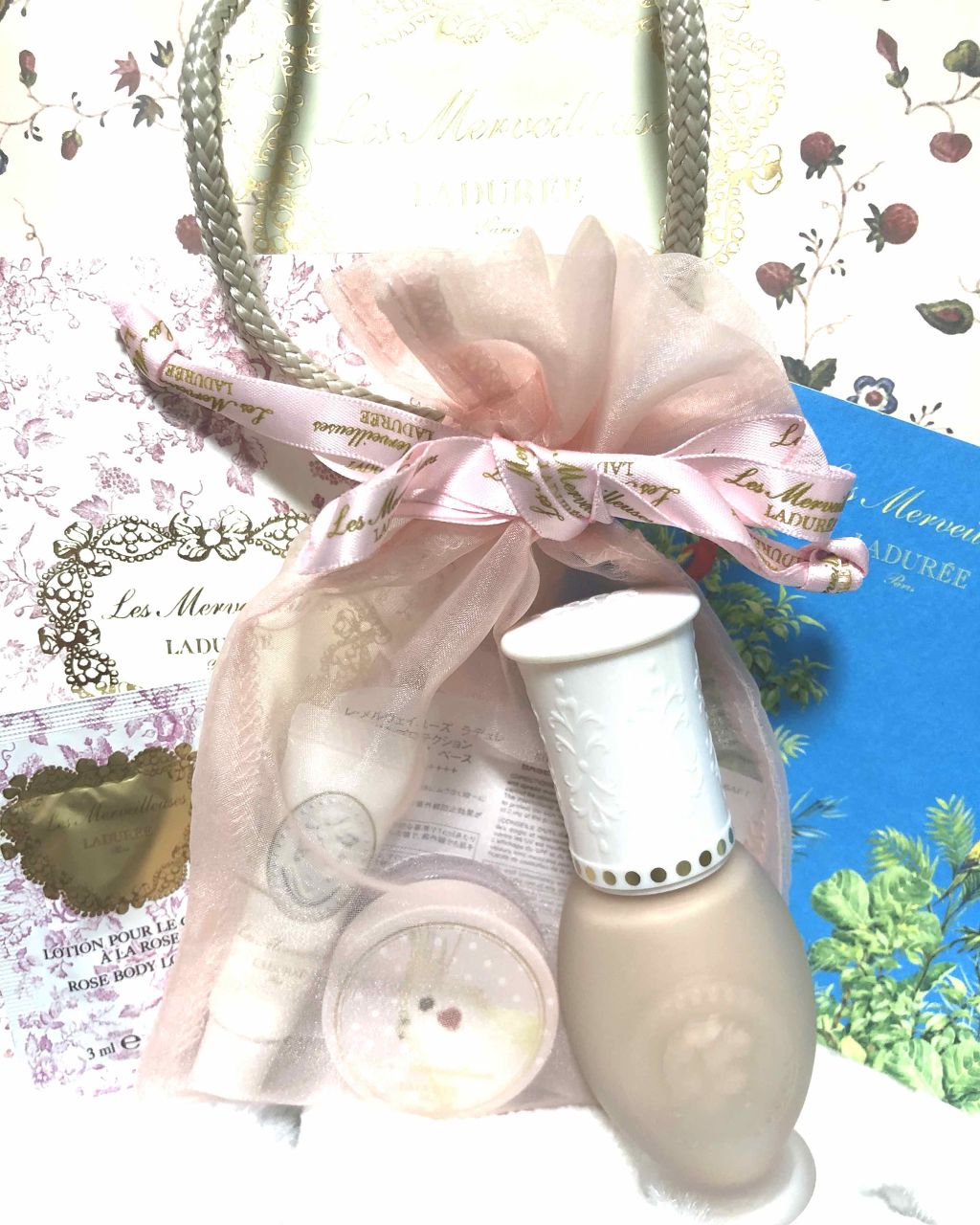 リクイド ファンデーション/レ・メルヴェイユーズ ラデュレ/リキッドファンデーションを使ったクチコミ(1枚目)