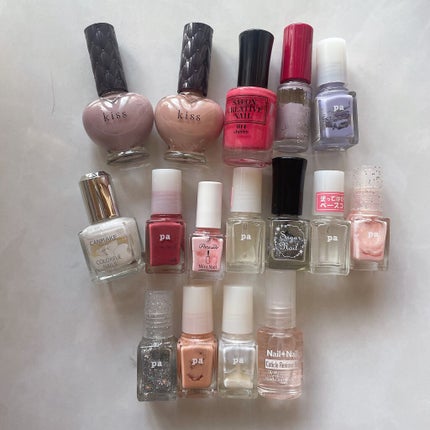 chico on LIPS 「【ネイル断捨離】随分使ってない色分離してしまったもの似合わなく..」(1枚目)