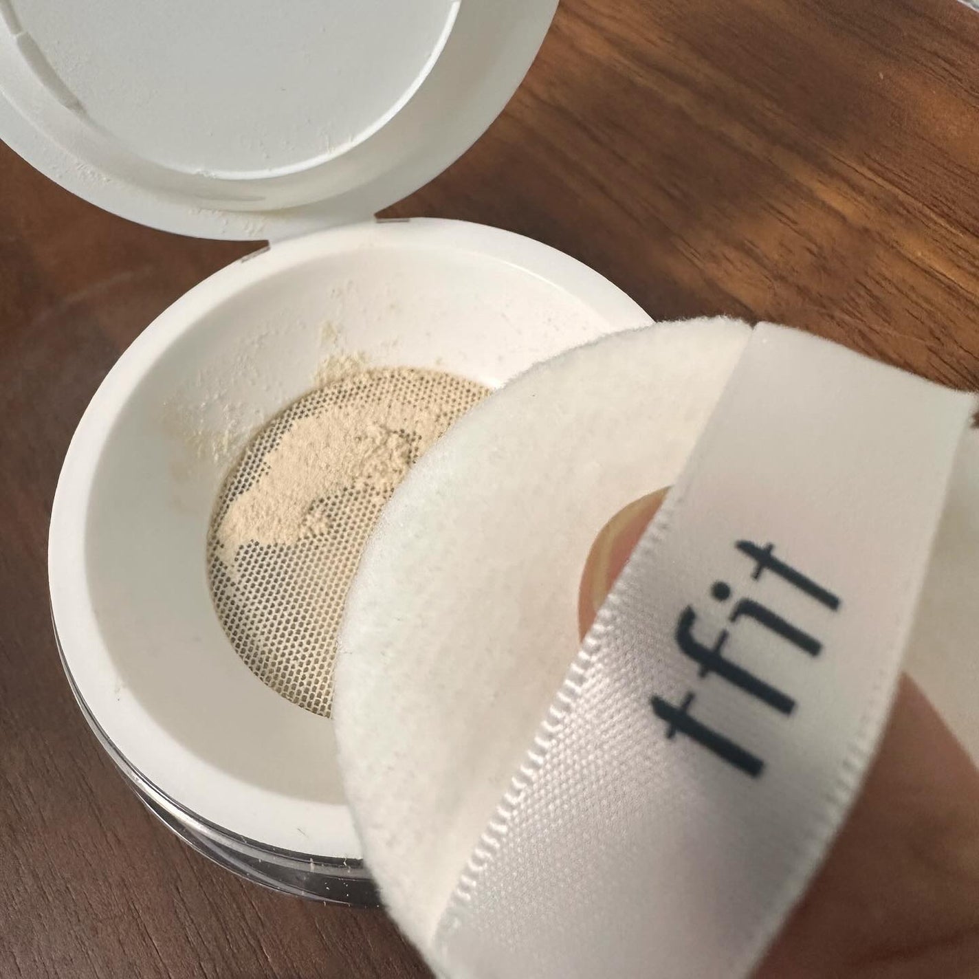 トランスルーセントセットフィニッシングパウダー/TFIT/ルースパウダーを使ったクチコミ(7枚目)