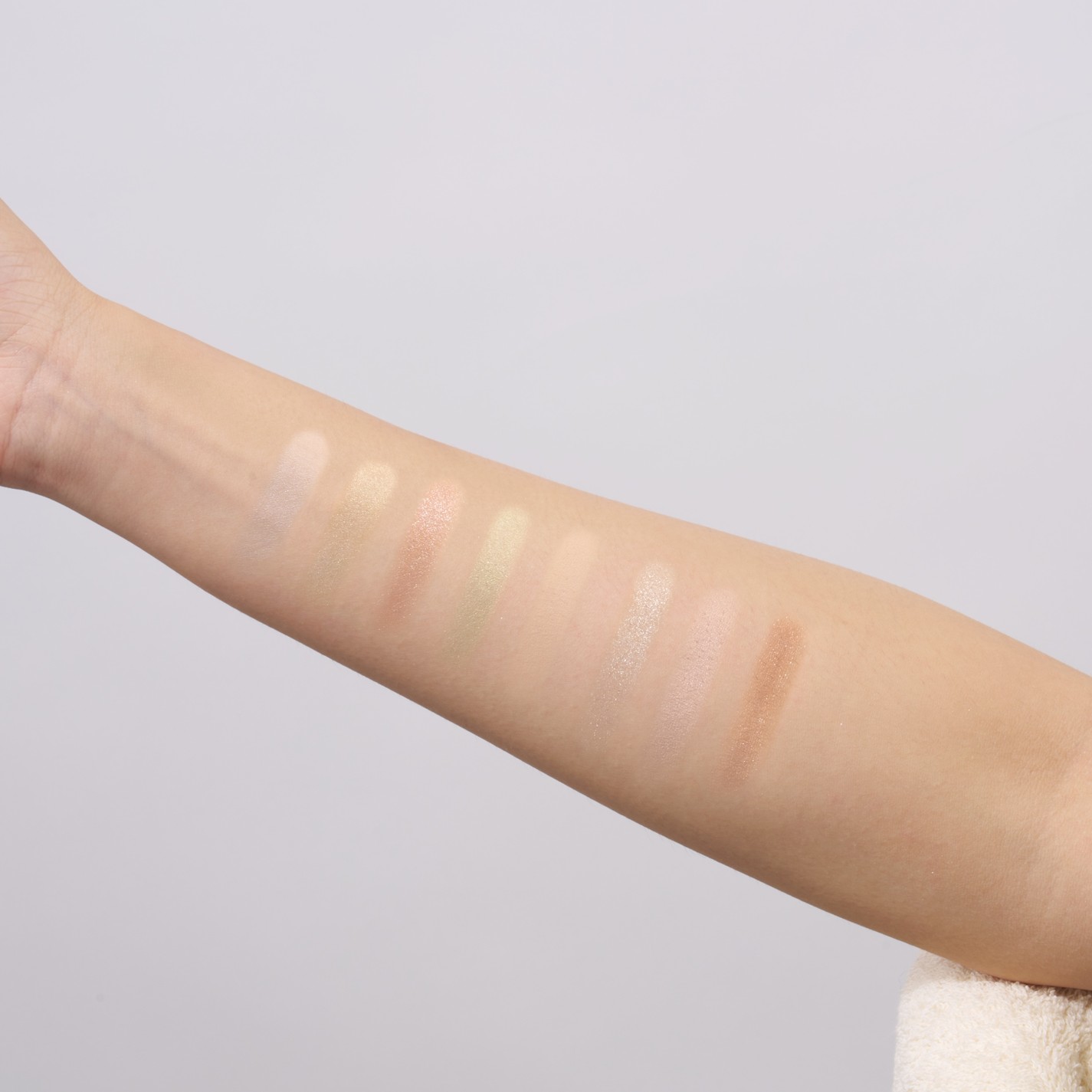 イロミッケ 8色アイシャドウパレット 04 トゥインクルエルフ