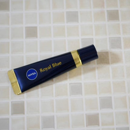 ニベア ロイヤルブルーリップ 濃密美容ケア/ニベア/リップ美容液を使ったクチコミ(1枚目)