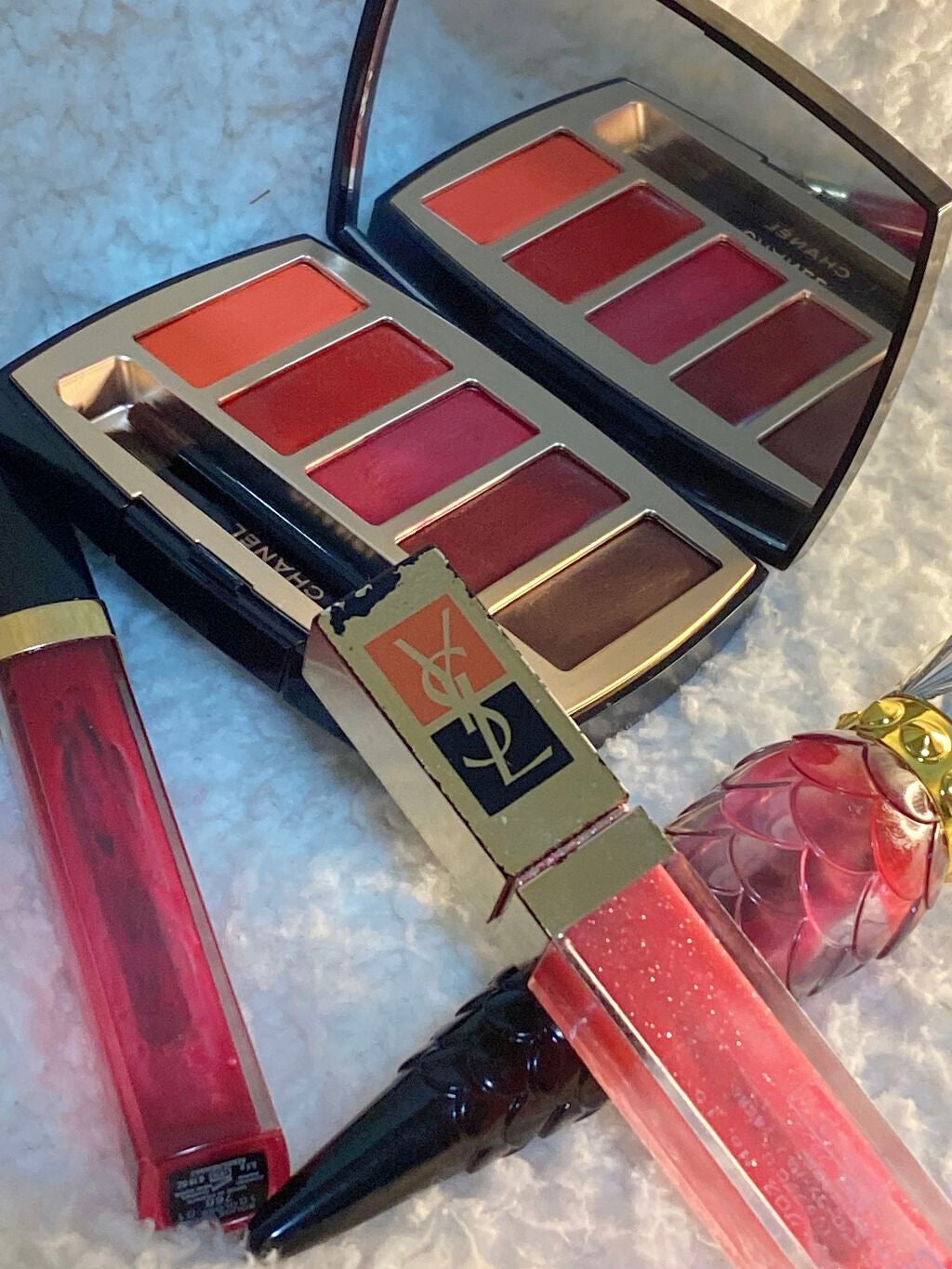 頑張らないりんごさん🍎 on LIPS 「手持ちの赤リップまとめ♡鮮やかな赤はっきり赤のみ選びました🌹特..」(4枚目)