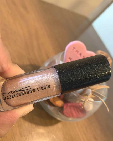 ダズルシャドウ リキッド/M・A・C/リキッドアイシャドウを使ったクチコミ(1枚目)