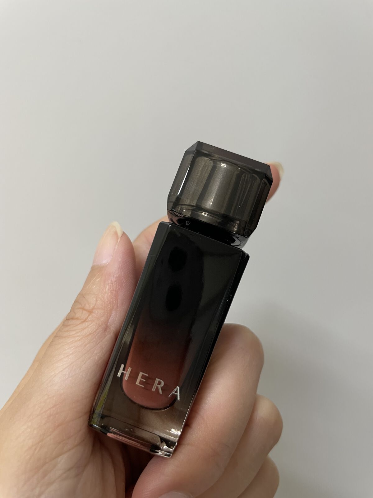 センシュアル フィッティング グロウ ティント/HERA/リップティントを使ったクチコミ（2枚目）