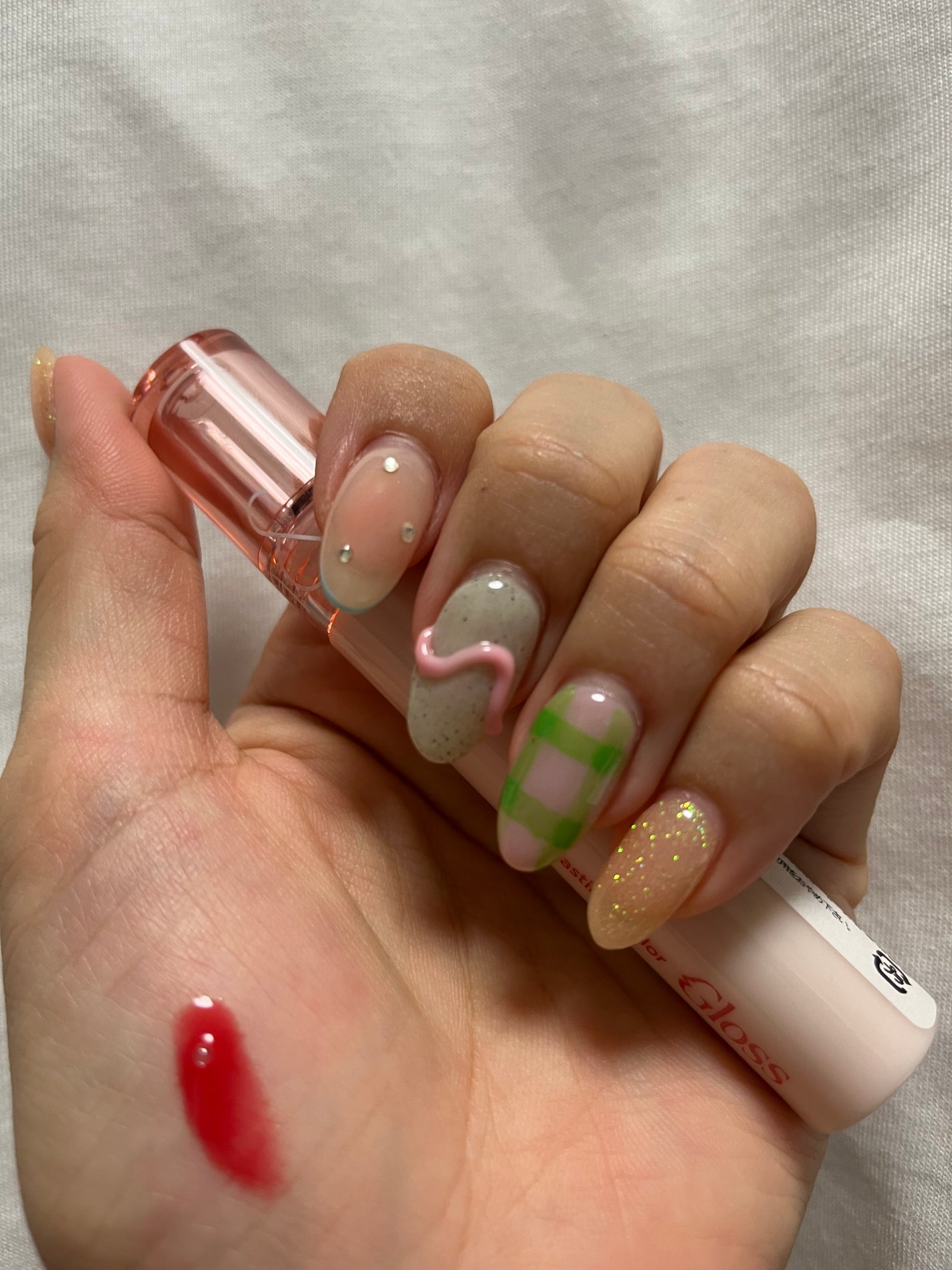 グラスティングカラーグロス/rom&nd/リップグロスを使ったクチコミ(1枚目)