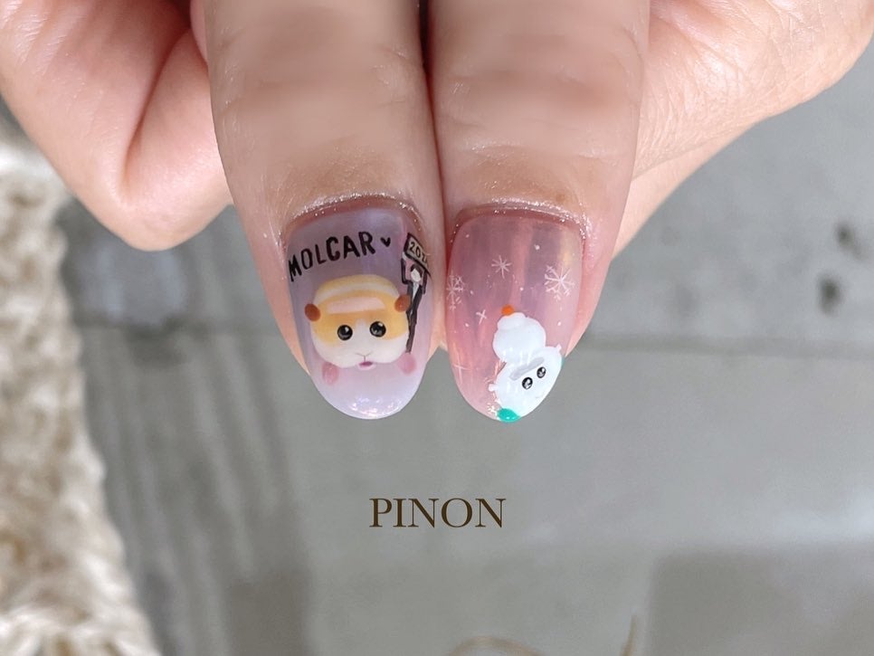 shino on LIPS 「モルカーネイル☺︎今回もモルカーお任せで頂きました♡オーロラパ..」(2枚目)