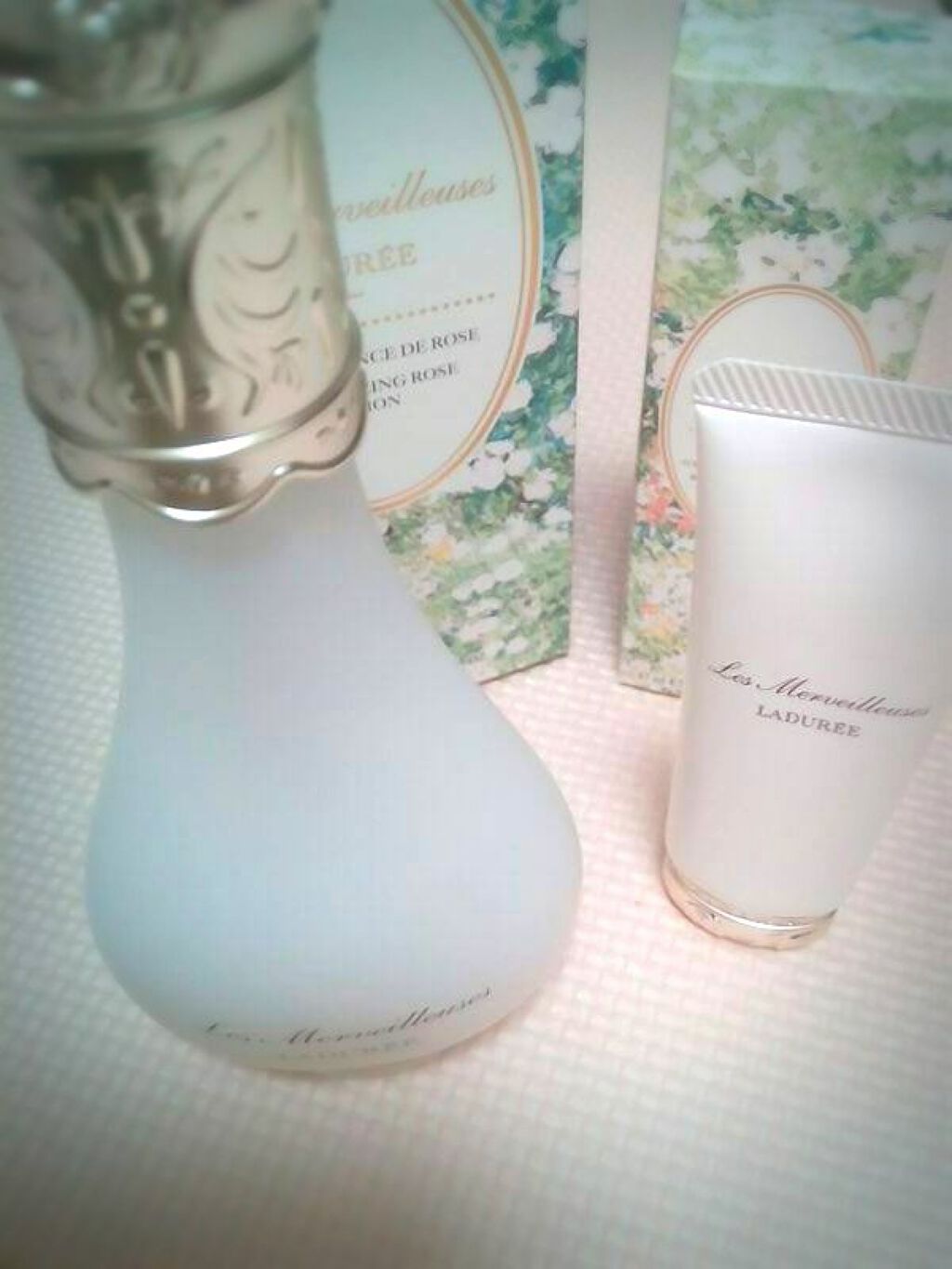 ローズ エッセンス デイクリーム/レ・メルヴェイユーズ ラデュレ/フェイスクリームを使ったクチコミ（2枚目）